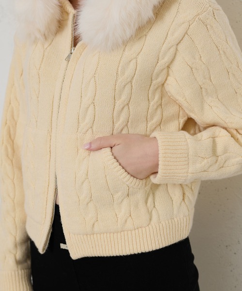 FCMM（エフシーエムエム）の「【日本限定】FUR HOODIE KNIT / ファーフーディニット（パーカー・レディース・アイボリー/ブラウン/グレー・SMALL/MEDIUM）」の13枚目の写真