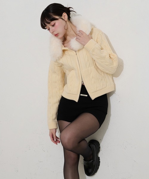 FCMM（エフシーエムエム）の「【日本限定】FUR HOODIE KNIT / ファーフーディニット（パーカー・レディース・アイボリー/ブラウン/グレー・SMALL/MEDIUM）」の15枚目の写真