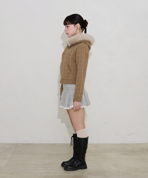 FCMM（エフシーエムエム）の「【日本限定】FUR HOODIE KNIT / ファーフーディニット（パーカー・レディース・アイボリー/ブラウン/グレー・SMALL/MEDIUM）」の17枚目の写真