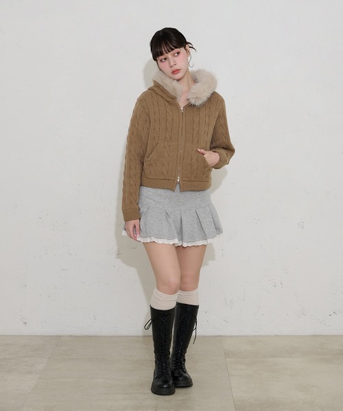 FCMM（エフシーエムエム）の「【日本限定】FUR HOODIE KNIT / ファーフーディニット（パーカー・レディース・アイボリー/ブラウン/グレー・SMALL/MEDIUM）」の19枚目の写真