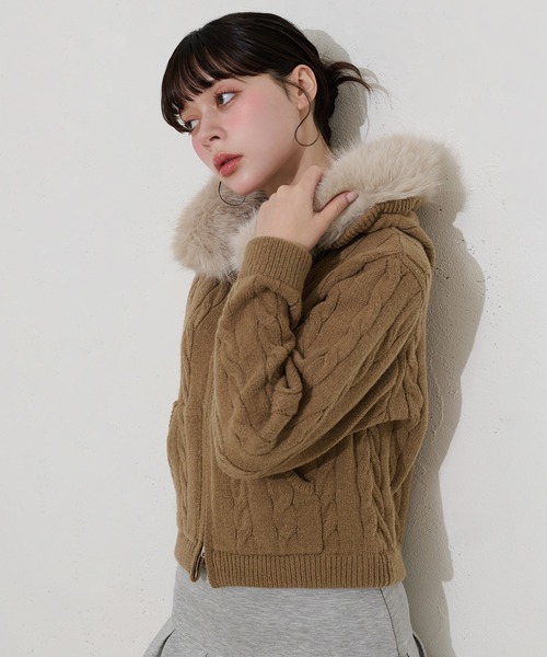 FCMM（エフシーエムエム）の「【日本限定】FUR HOODIE KNIT / ファーフーディニット（パーカー・レディース・アイボリー/ブラウン/グレー・SMALL/MEDIUM）」の21枚目の写真
