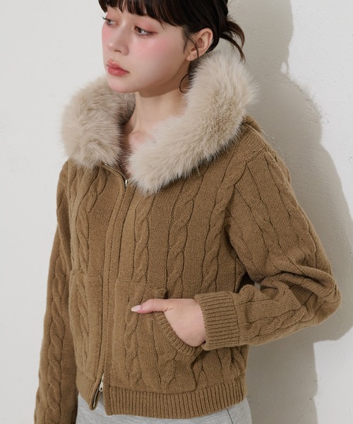 FCMM（エフシーエムエム）の「【日本限定】FUR HOODIE KNIT / ファーフーディニット（パーカー・レディース・アイボリー/ブラウン/グレー・SMALL/MEDIUM）」の22枚目の写真