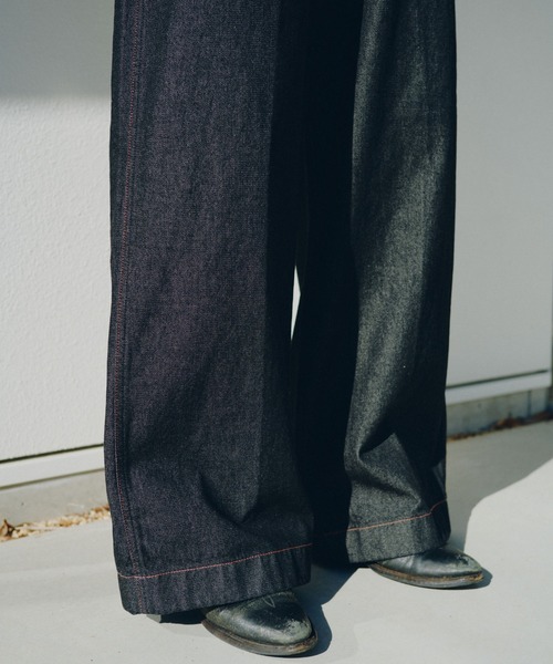 Camphor wood（カンファーウッド）の「【 Wrangler × CamphorWood 】front zip 2tuck wide baggy flare broken denim trousers / 【ラングラーコラボレーション】 2タックワイドバギーデニム（デニムパンツ・メンズ・ブラック系1・SMALL/MEDIUM/LARGE）」の7枚目の写真