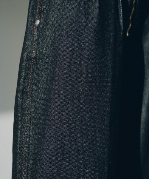 Camphor wood（カンファーウッド）の「【 Wrangler × CamphorWood 】front zip 2tuck wide baggy flare broken denim trousers / 【ラングラーコラボレーション】 2タックワイドバギーデニム（デニムパンツ・メンズ・ブラック系1・SMALL/MEDIUM/LARGE）」の8枚目の写真