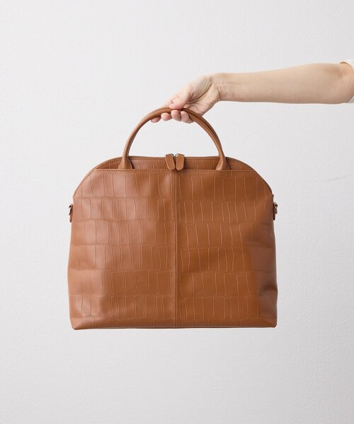 ear PAPILLONNER(イアパピヨネ)の「《本革/2way/A4サイズ対応》ダブルポケットボストンバッグL(ボストンバッグ・レディース・キャメル/ブラック・FREE)」の11枚目の写真