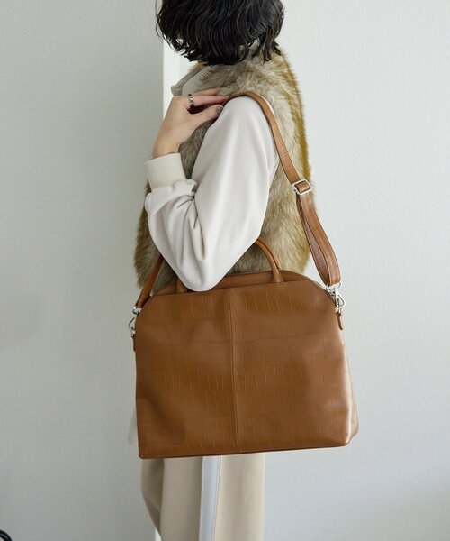 ear PAPILLONNER(イアパピヨネ)の「《本革/2way/A4サイズ対応》ダブルポケットボストンバッグL(ボストンバッグ・レディース・キャメル/ブラック・FREE)」の19枚目の写真