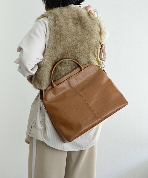 ear PAPILLONNER(イアパピヨネ)の「《本革/2way/A4サイズ対応》ダブルポケットボストンバッグL(ボストンバッグ・レディース・キャメル/ブラック・FREE)」の22枚目の写真