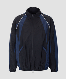 DWSE（ディーダブリューエスイー）の「ナイロンディビジョンウインドブレーカー（ブラック＆ネイビー）（ナイロンジャケット）」