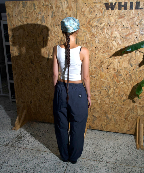 WHILE（ワイル）の「コアクライミングパンツ 登山服 アルパインクライミング ワイドパンツ (NAVY)（その他パンツ・レディース・その他・SMALL/MEDIUM/LARGE/X-SMALL）」の3枚目の写真