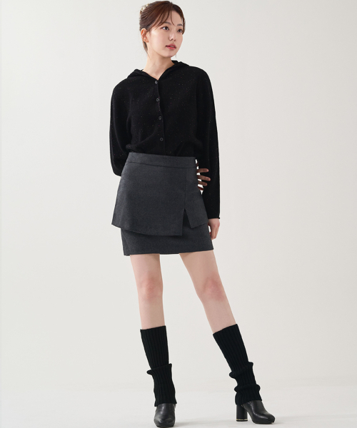 HYEYEONG KIM(ヘヨン キム)の「ウールレイヤードミディスカート-チャコール(スカート・レディース・チャコール・SMALL/MEDIUM/LARGE)」の4枚目の写真