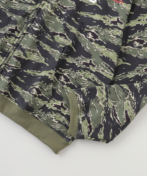 JOINT WORKS(ジョイントワークス)の「PLAYHOUR /プレイアワー Tiger Camo Zip Hoodie(パーカー・メンズ・カーキ・2/1)」の5枚目の写真