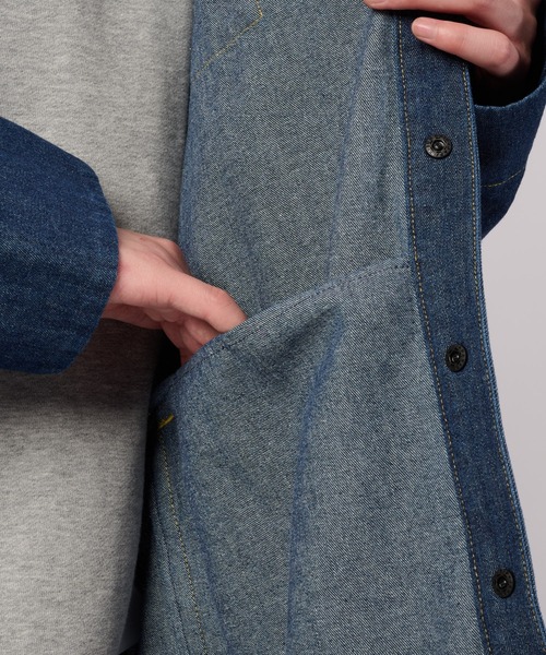 FIRST DOWN(ファーストダウン)の「デニム シャツ ブルゾン(ブルゾン・メンズ・インディゴブルー/ブラック・L/M/XL)」の22枚目の写真