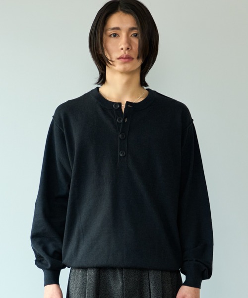 SINSS(シンス)の「High gauge henley neck knit / ハイゲージヘンリーネックニット(ニット/セーター・メンズ・ブラック/チャコール・X-SMALL/LARGE/MEDIUM/SMALL)」の4枚目の写真