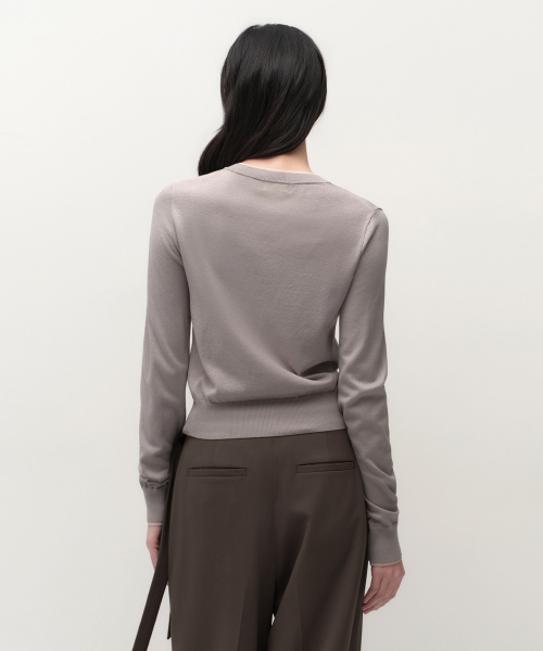 MUSINSA STANDARD WOMAN（ムシンサスタンダードウーマン）の「ウィメンズレイヤードラウンドネックカーディガン[ライトグレー]（カーディガン/ボレロ・レディース・その他・SMALL/MEDIUM/LARGE/X-SMALL）」の4枚目の写真