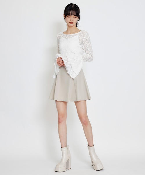 REDYAZEL(レディアゼル)の「ボリュームスリーブシアーレースブラウス×ベーシックキャミソール(Tシャツ/カットソー・レディース・キナリ/ホワイト/ブラック・FREE)」の4枚目の写真