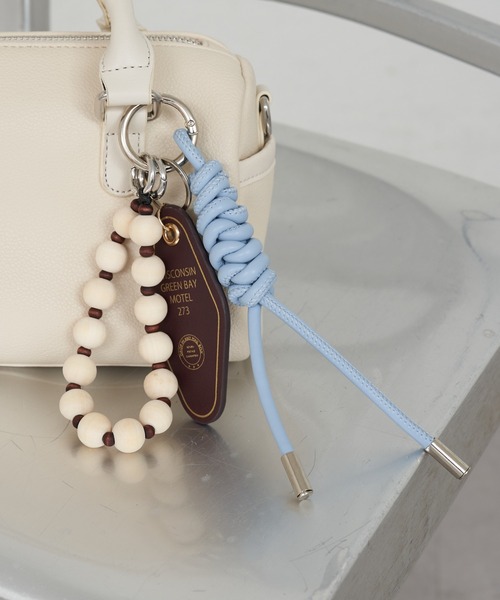 CIAOPANIC TYPY（チャオパニックティピー）の「合皮プレートチャーム（キーホルダー・レディース・シルバー/ブルー/イエロー・ONE SIZE）」の2枚目の写真