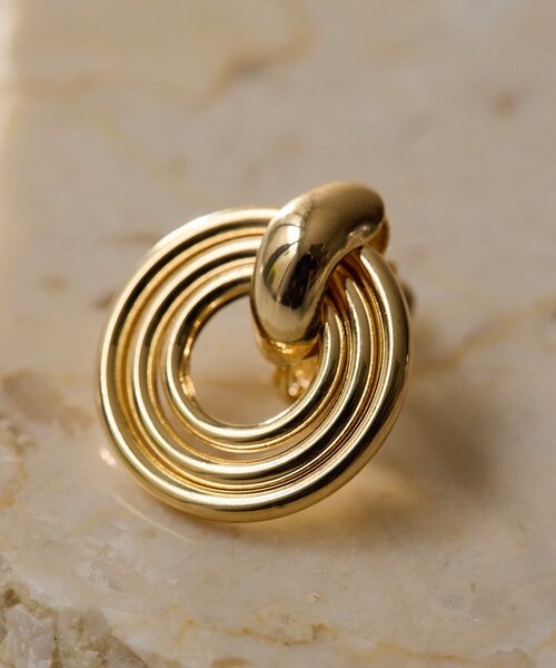 ear PAPILLONNER(イアパピヨネ)の「スリーロールイヤリング(イヤリング・レディース・シルバー/ゴールド・FREE)」の9枚目の写真