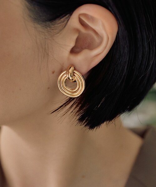 ear PAPILLONNER(イアパピヨネ)の「スリーロールイヤリング(イヤリング・レディース・シルバー/ゴールド・FREE)」の10枚目の写真