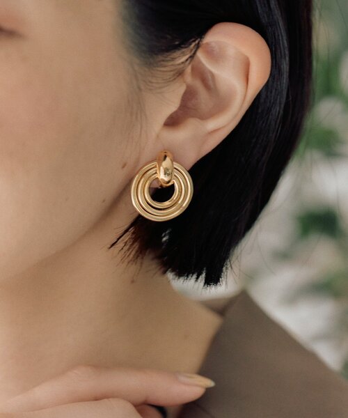 ear PAPILLONNER(イアパピヨネ)の「スリーロールイヤリング(イヤリング・レディース・シルバー/ゴールド・FREE)」の13枚目の写真