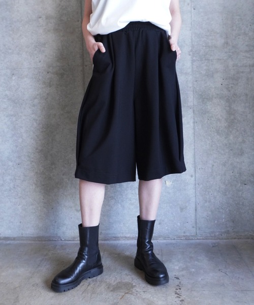 k3&co.（ケイスリーアンドコー）の「Loose half pants（スウェットパンツ・レディース・グレー/Black・ONE SIZE）」の2枚目の写真