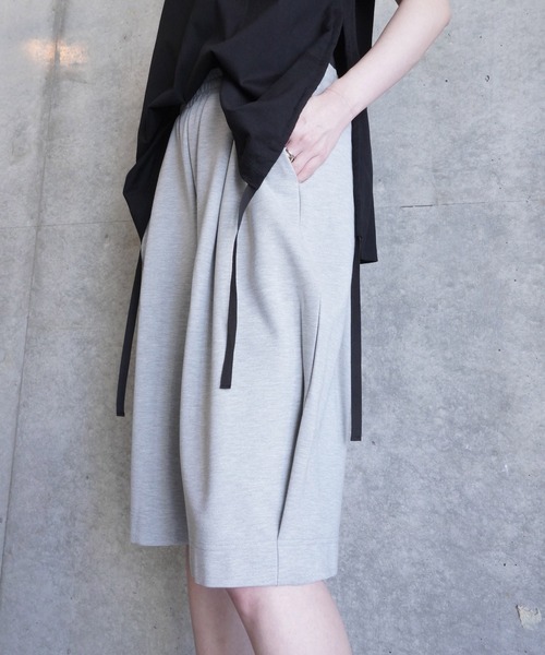 k3&co.（ケイスリーアンドコー）の「Loose half pants（スウェットパンツ・レディース・グレー/Black・ONE SIZE）」の22枚目の写真