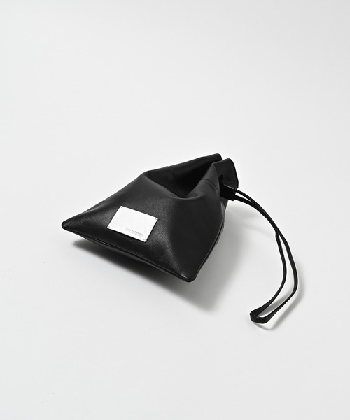 ADAM PATEK(アダムパテック)の「/ADAMPATEK/water repellent leather mini drawstring bag/撥水レザーミニ巾着バッグ/AP2619006(ハンドバッグ・レディース・ブラック・FREE)」の4枚目の写真