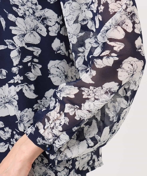 MK MICHEL KLEIN（エムケーミッシェルクラン）の「花柄シフォンブラウス/洗える（シャツ/ブラウス・レディース・ブルー/ネイビー・38）」の15枚目の写真