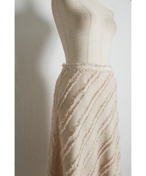 &. NOSTALGIA（アンドドットノスタルジア）の「フリンジタイトフレアスカート（スカート・レディース・ベージュ/ブラック・M）」の15枚目の写真