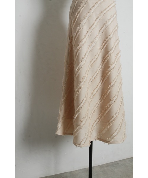 &. NOSTALGIA（アンドドットノスタルジア）の「フリンジタイトフレアスカート（スカート・レディース・ベージュ/ブラック・M）」の16枚目の写真