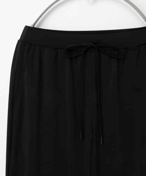 Honeys(ハニーズ)の「【ハニさら・アクティブウェア・接触冷感・吸水速乾・UVカット】快適クールイージーパンツ(その他パンツ・レディース・ブラック/ネイビー/スミクロ・S/M/LL/L/3L)」の14枚目の写真