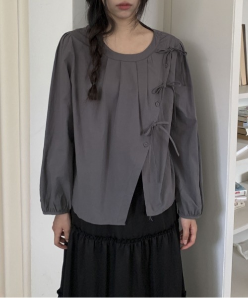 Vipoa（ヴィポア）の「Lace up ribbon shirt（シャツ/ブラウス・レディース・アイボリー/グレー・FREE）」の5枚目の写真
