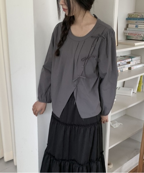 Vipoa（ヴィポア）の「Lace up ribbon shirt（シャツ/ブラウス・レディース・アイボリー/グレー・FREE）」の6枚目の写真