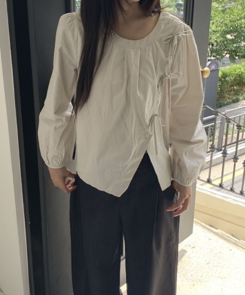 Vipoa（ヴィポア）の「Lace up ribbon shirt（シャツ/ブラウス・レディース・アイボリー/グレー・FREE）」の16枚目の写真