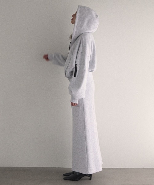 MIELI INVARIANT(ミエリインヴァリアント)の「Brush Sweat Zip Hoodie(パーカー・レディース・ブラック/ライトグレー・FREE)」の8枚目の写真