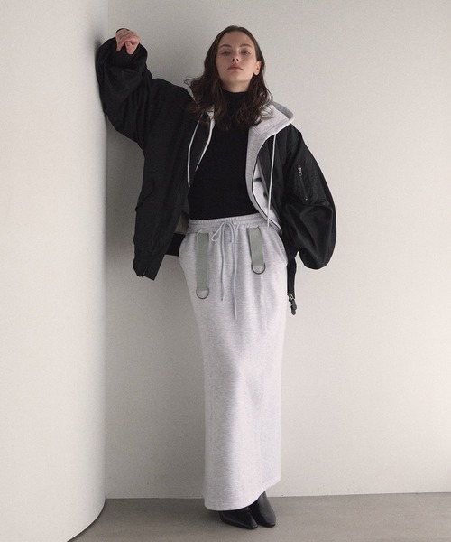 MIELI INVARIANT(ミエリインヴァリアント)の「Brush Sweat Zip Hoodie(パーカー・レディース・ブラック/ライトグレー・FREE)」の16枚目の写真