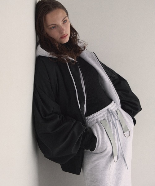 MIELI INVARIANT(ミエリインヴァリアント)の「Brush Sweat Zip Hoodie(パーカー・レディース・ブラック/ライトグレー・FREE)」の17枚目の写真
