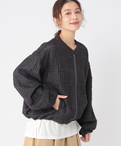 studio CLIP（スタディオクリップ）の「レースブルゾン（ブルゾン・レディース・オフホワイト/チャコール・FREE）」の4枚目の写真