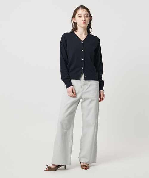 UNITED ARROWS（ユナイテッドアローズ）の「エンブロイダリー バイカラー カーディガン ‐ウォッシャブル‐（カーディガン/ボレロ・レディース・グレー系/ネイビー/ライトブルー・FREE）」の8枚目の写真