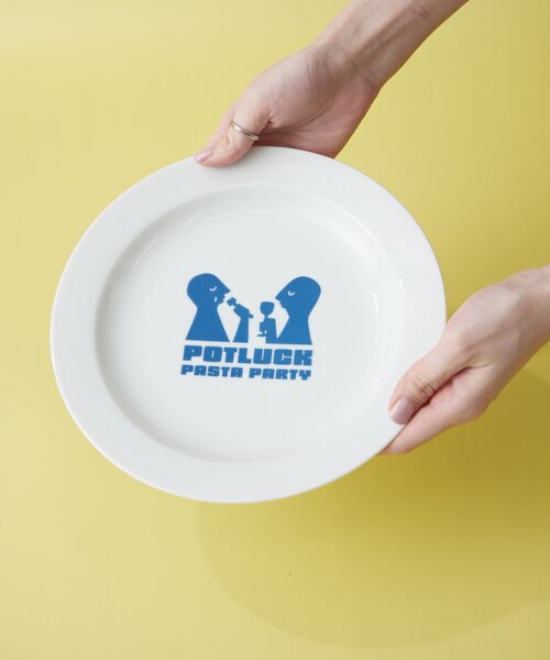 BIRTHDAY BAR（バースデイバー）の「【クリエイター「FLINT MASON」× BIRTHDAY BAR 初コラボ！】POTLUCK PASTA PARTY リムプレートM（食器・レディース・ブルー・0）」の9枚目の写真