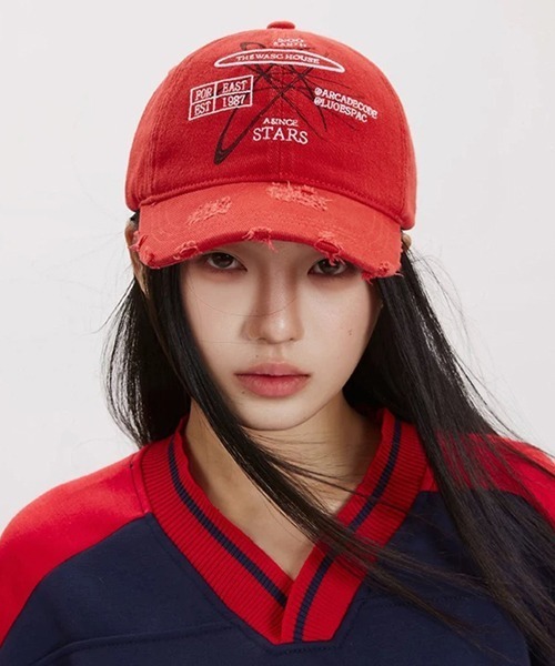 Ressaca（レサーカ）の「マルチ刺繍ロゴベースボールキャップ（キャップ・レディース・レッド/カモフラージュ/ブラック・FREE）」の2枚目の写真