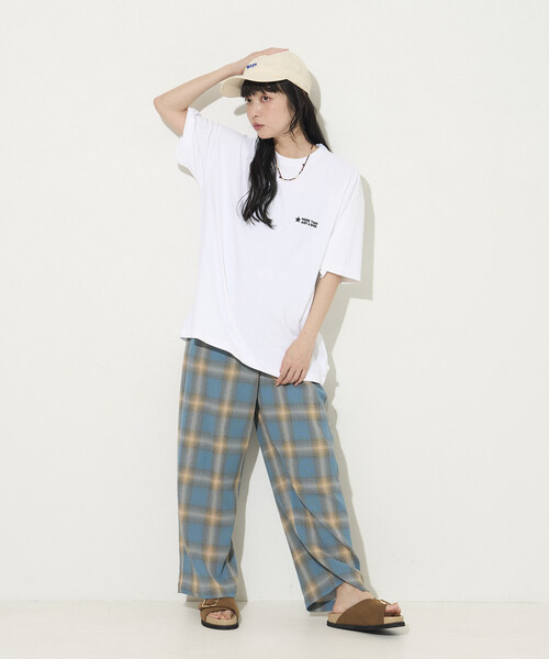 CONVERSE（コンバース）の「CONVERSE/コンバース 別注 アーカイブグラフィック TEE（Tシャツ/カットソー・メンズ・グレー/ブラック/グリーン/ホワイト系その他/ホワイト/ネイビー・MEDIUM/SMALL/LARGE）」の7枚目の写真