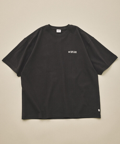 CONVERSE（コンバース）の「CONVERSE/コンバース 別注 アーカイブグラフィック TEE（Tシャツ/カットソー・メンズ・グレー/ブラック/グリーン/ホワイト系その他/ホワイト/ネイビー・MEDIUM/SMALL/LARGE）」の9枚目の写真