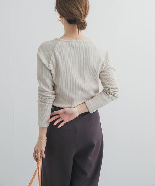 URBAN RESEARCH DOORS（アーバンリサーチドアーズ）の「スクエアネックプルオーバー（Tシャツ/カットソー・レディース・ライトベージュ・FREE）」の3枚目の写真