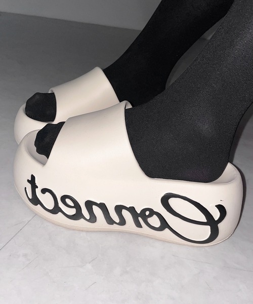 me+em select(ミームセレクト)の「レタリングロゴ厚底スライドサンダル / lettering logo platform slide sandals(サンダル・レディース・アイボリー/ブラック/ピンク・LARGE/MEDIUM/SMALL)」の17枚目の写真