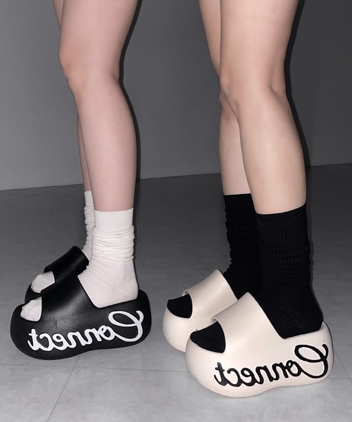 me+em select(ミームセレクト)の「レタリングロゴ厚底スライドサンダル / lettering logo platform slide sandals(サンダル・レディース・アイボリー/ブラック/ピンク・LARGE/MEDIUM/SMALL)」の11枚目の写真