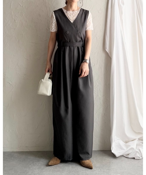 She's Closet(シーズクローゼット)の「フロントボタン ジレ風 ピンストライプ オールインワン ワイドパンツ サロペット(サロペット/オーバーオール・レディース・ブラック/チャコールグレー/ネイビー・FREE)」の8枚目の写真