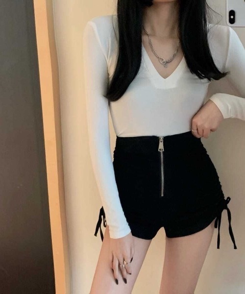 Teem Store(チームストア)の「サイドギャザーストレッチフロントZIPショートパンツ(その他パンツ・レディース・ブラック・M/S)」の2枚目の写真