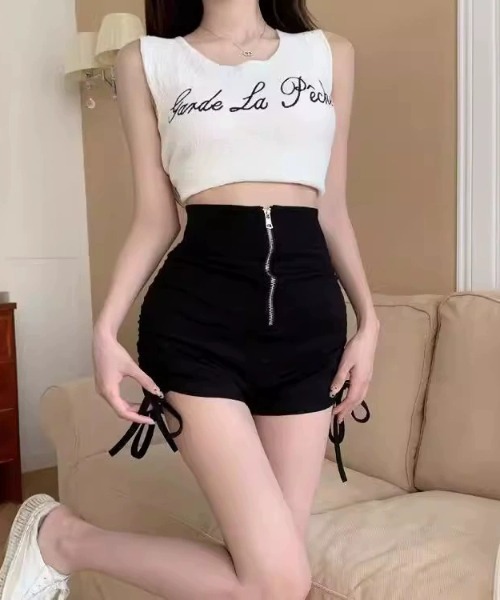 Teem Store(チームストア)の「サイドギャザーストレッチフロントZIPショートパンツ(その他パンツ・レディース・ブラック・M/S)」の7枚目の写真