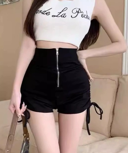 Teem Store(チームストア)の「サイドギャザーストレッチフロントZIPショートパンツ(その他パンツ・レディース・ブラック・M/S)」の6枚目の写真