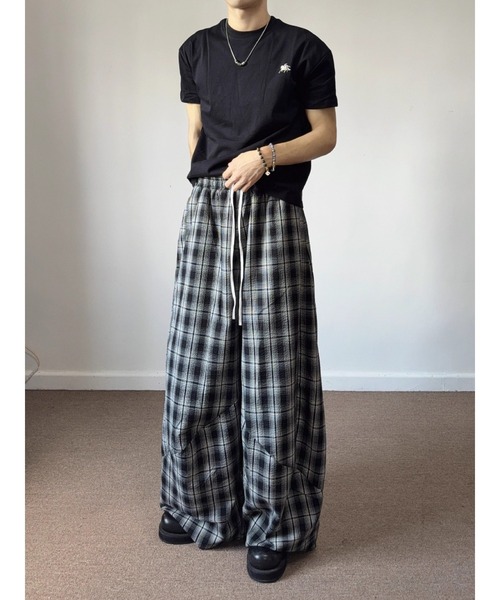 Bling Leads(ブリングリーズ)の「【Bls】 【ZM】【Bling Leads】シボ加工チェック柄イージーパンツ(その他パンツ・メンズ・ブラック・MEDIUM/LARGE/X-LARGE)」の5枚目の写真